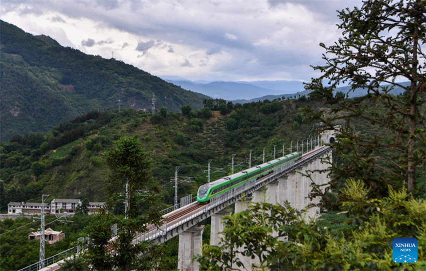 Seção Dali-Baoshan da ferrovia Dali-Ruili será colocada em operação