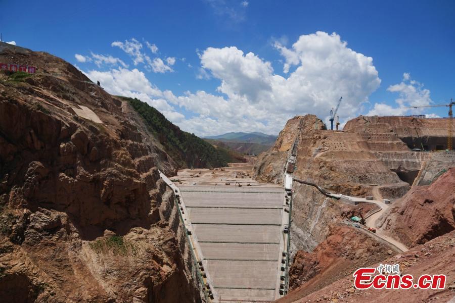 Usina Hidrelétrica de Maerdang em construção em Qinghai