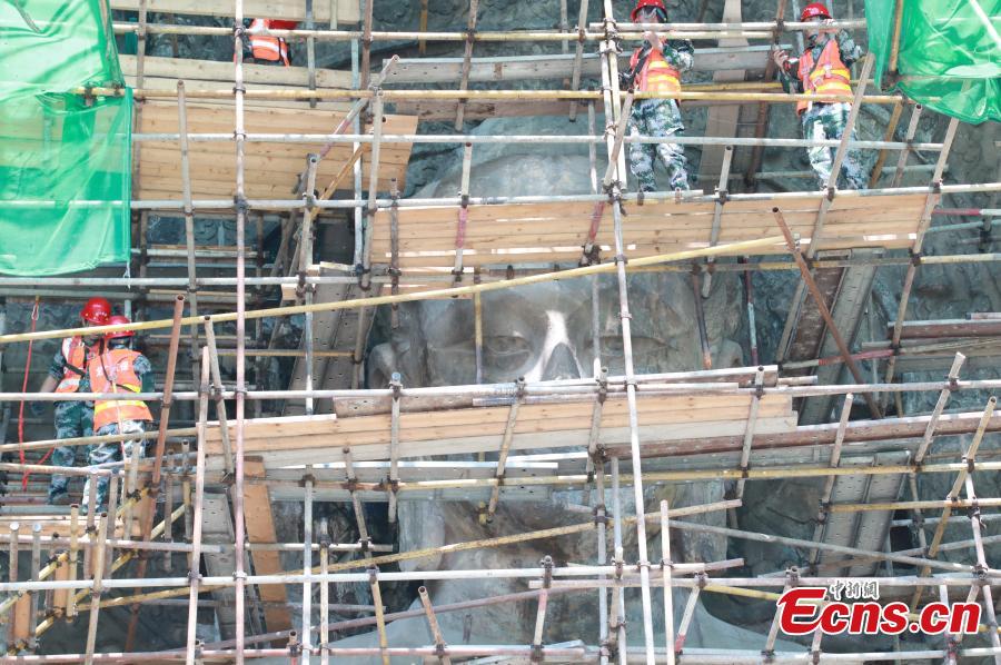 Concluído projeto de restauro do Templo Fengxian, nas Grutas Longmen 