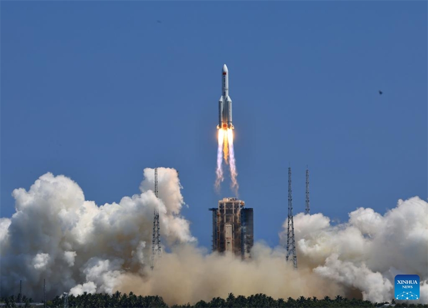 China lança primeiro módulo de laboratório da estação espacial