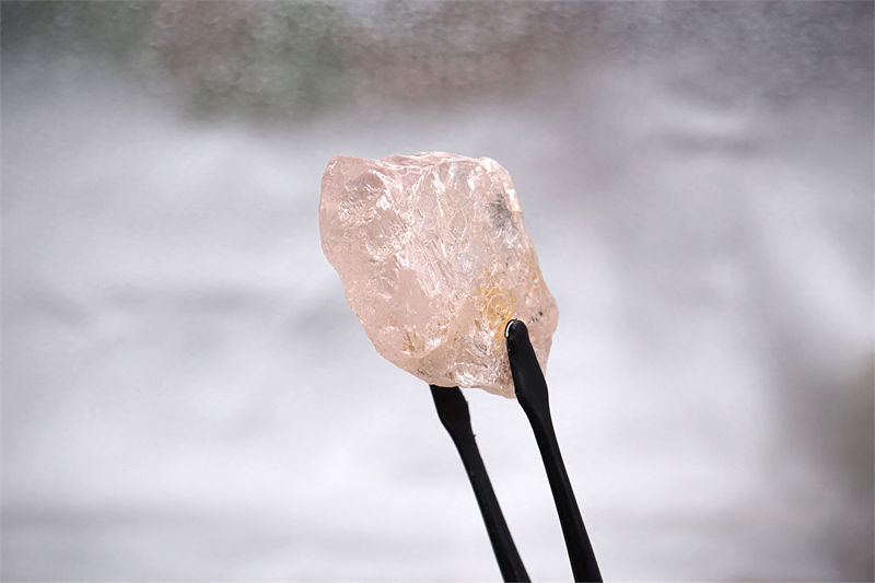 Diamante rosa de 170 quilates descoberto em Angola