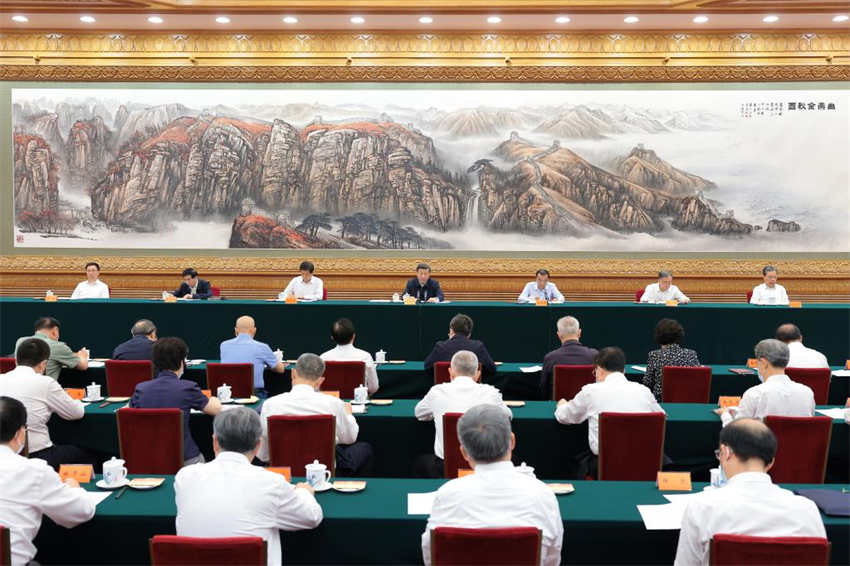 Xi Jinping enfatiza unidade dos chineses no país e no exterior para unir força para revitalização
