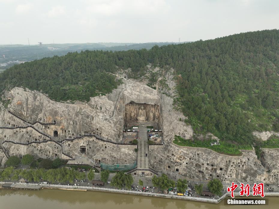 Luoyang: reconstrução do Buda Losananas nas Grutas Longmen é concluída