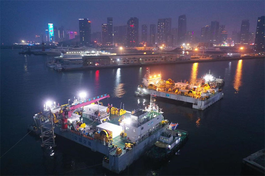 Dalian: concluído a instalação de tubos para túnel submarino