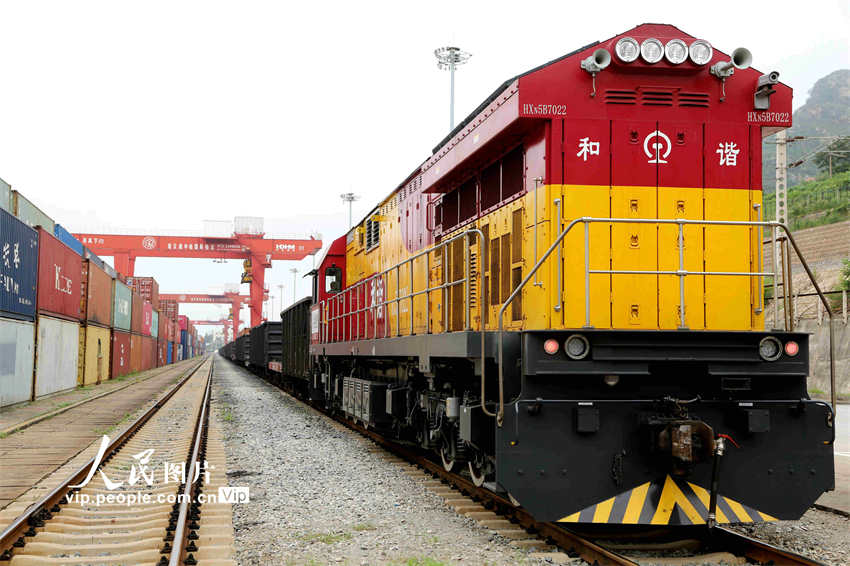 Lianyungang: transporte intermodal marítimo-ferroviário promove desenvolvimento da iniciativa “Cinturão e Rota”