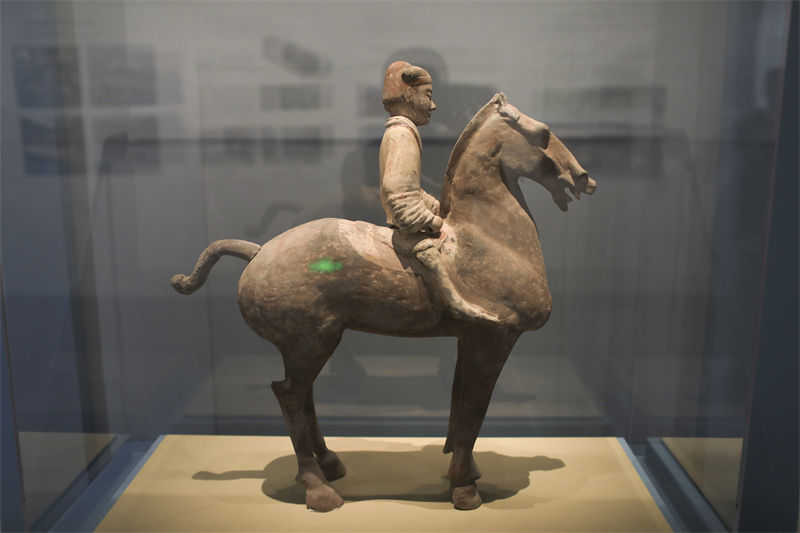 Exposição de preservação de relíquias culturais é inaugurada no Museu Nacional da China