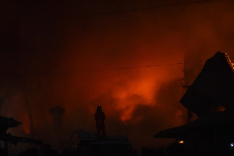 Explosão no centro comercial armênio causa 1 morte