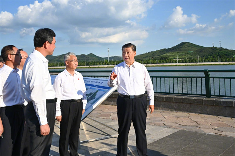 Xi Jinping destaca segurança da vida do povo no controle de enchentes