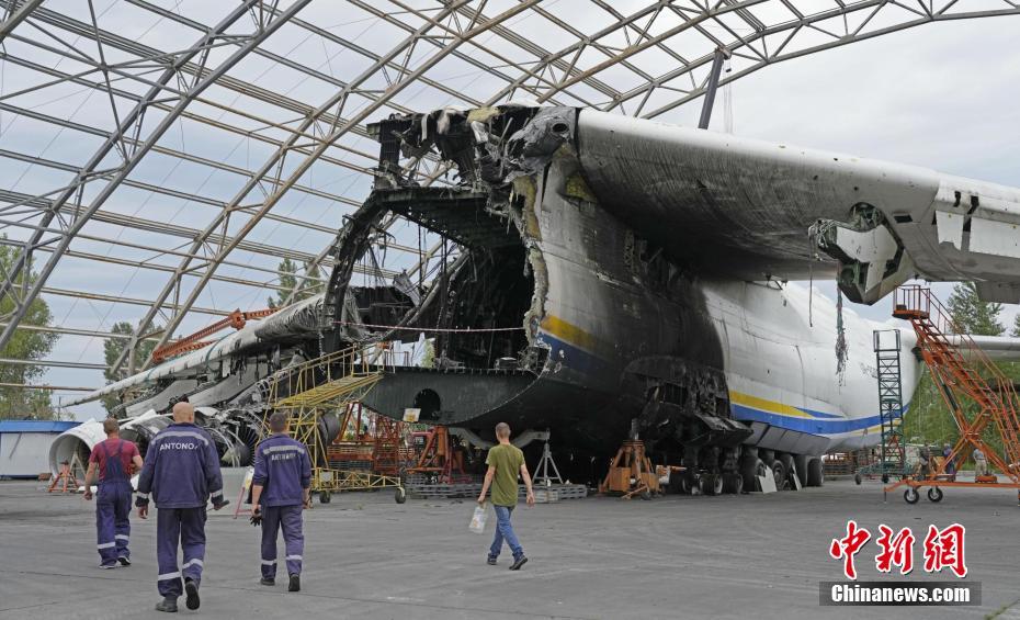 Maior avião do mundo Antonov An-225 da Ucrânia é completamente destruído