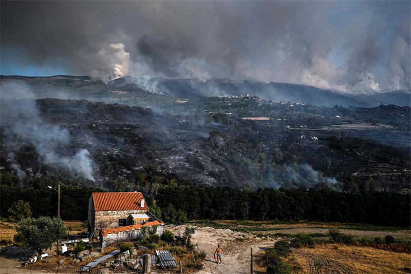 Portugal: incêndio nas montanha devasta cerca de 15 mil hectares de terra