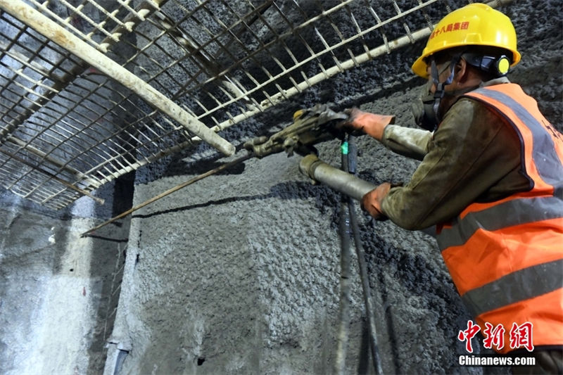 Galeria: túnel da linha ferroviária de alta velocidade de Guiyang-Nanning foi perfurado