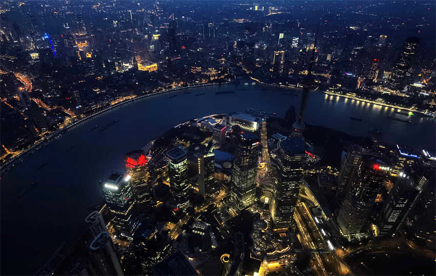 Shanghai suspende iluminação paisagística em algumas áreas ao longo do rio Huangpu