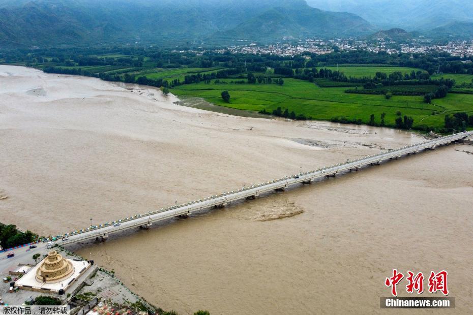 Paquistão entra em estado de emergência devido a enchentes