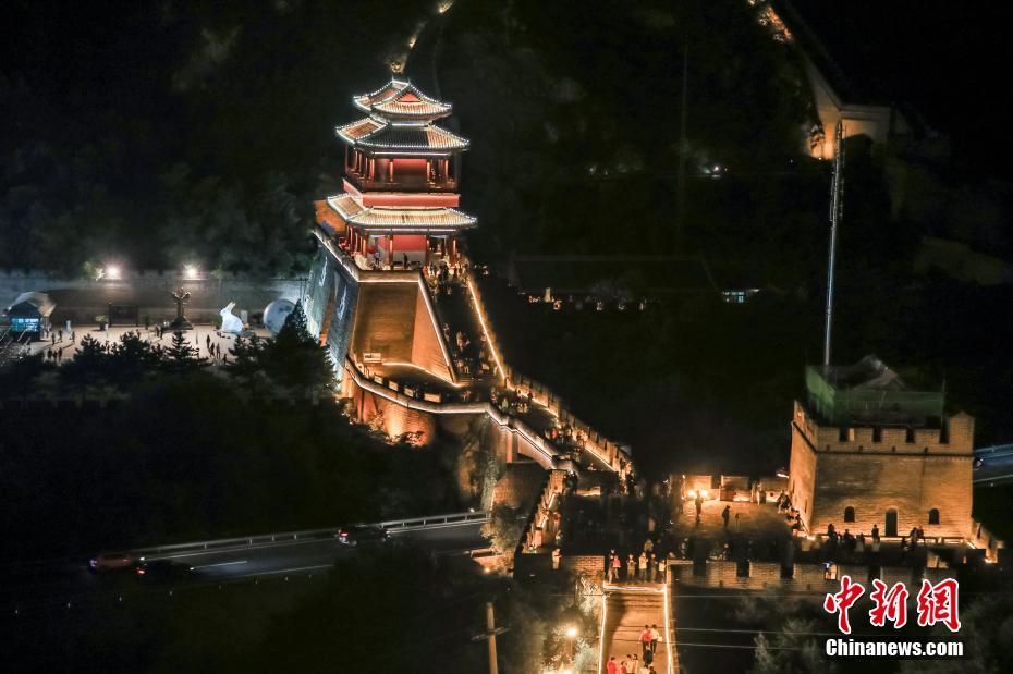 Galeria: seção Juyongguan da Grande Muralha abre ao público à noite pela primeira vez