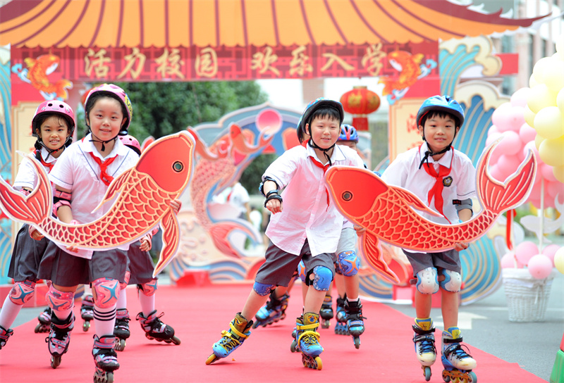 Escolas chinesas iniciam novo semestre