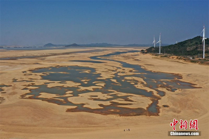 China: maior lago de água doce registra nível de água extremamente baixo