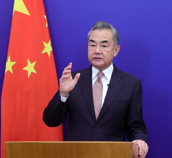 中国外相、日中関係を発展させるための5つのポイントを提示