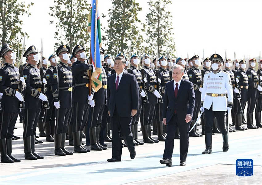 China e Uzbequistão prometem promover cooperação mutuamente benéfica