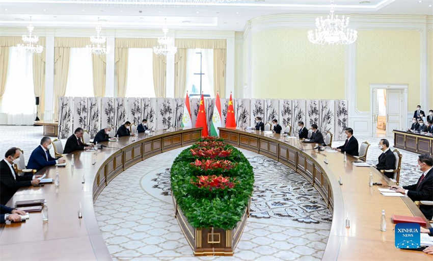 Xi Jinping pede mais resultados concretos nas relações China-Tadjiquistão