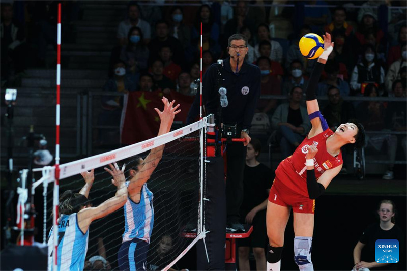 China abre mundial de vôlei feminino com vitória em sets diretos