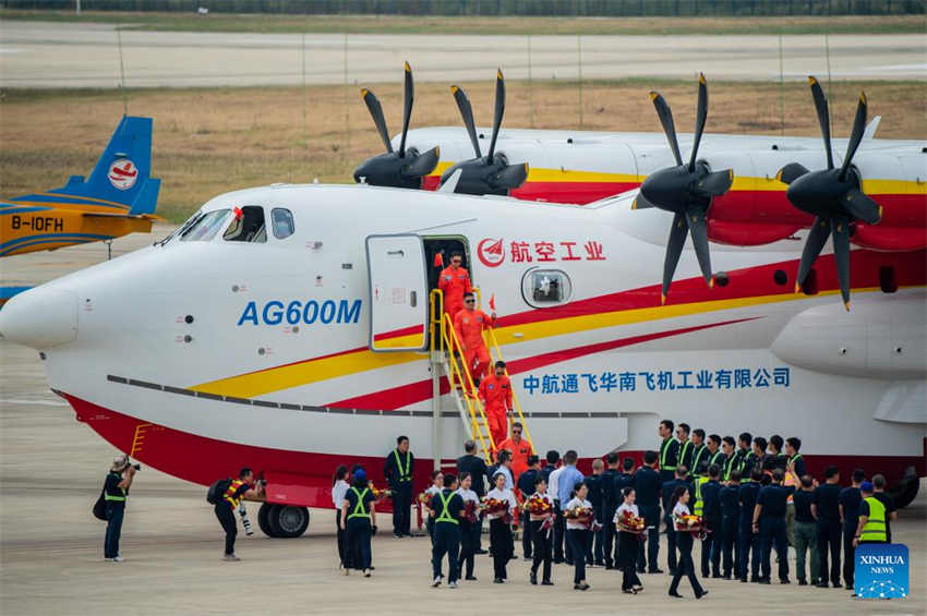 Grande aeronave anfíbia da China obtém enorme progresso