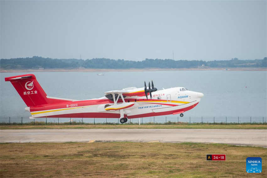 Grande aeronave anfíbia da China obtém enorme progresso