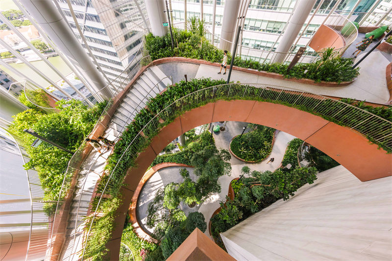 Cingapura construi arranha-céu decorado com vegetação verde