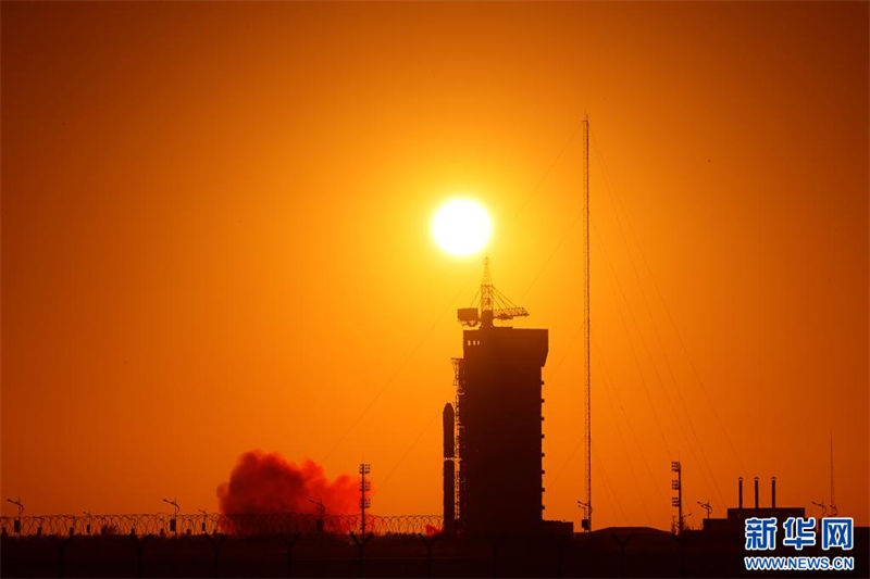 China lança com sucesso observatório espacial para revelar segredos do Sol