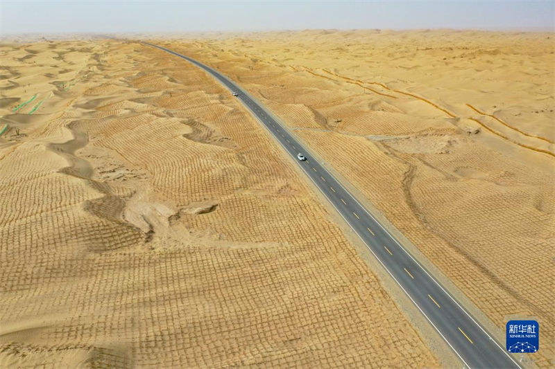 Xinjiang construi 62.200 km de novas estradas em dez anos