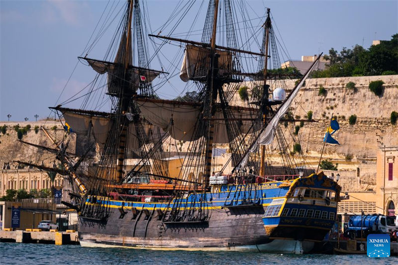 Maior veleiro de madeira do mundo ancora em Malta a caminho de Shanghai