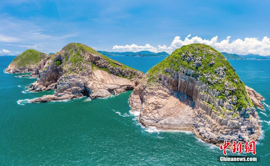 Hong Kong: grupo de colunas de riólito do período Cretáceo entra nos primeiros 100 sítios de patrimônio geológico da IUGS

