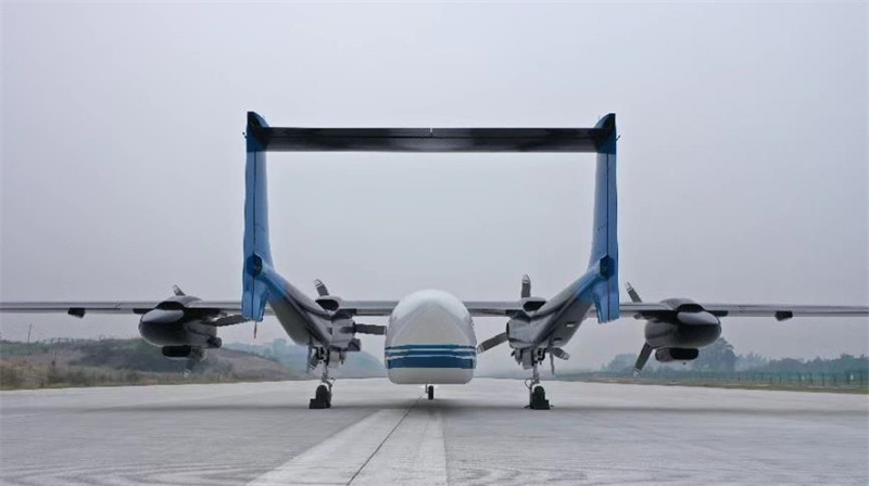 UAV de quatro motores fabricado na China realiza com sucesso voo inaugural