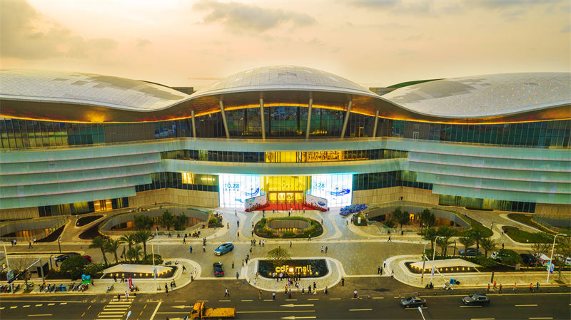 Mega complexo comercial duty-free é inaugurado em Hainan