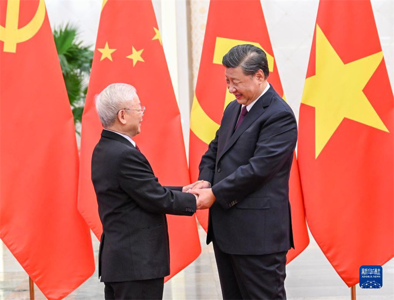 Xi Jinping realiza conversações com chefe do Partido Comunista do Vietnã