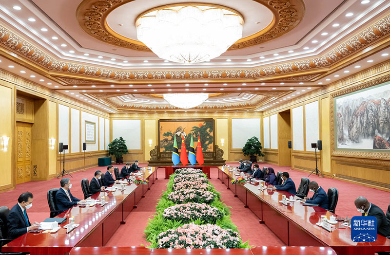 Xi Jinping mantém conversações com presidente da Tanzânia