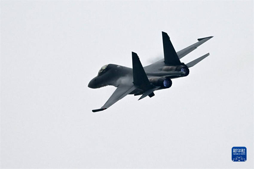 Força aérea chinesa trará novos jatos para Airshow China