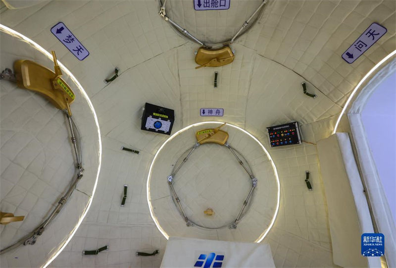 Módulo expositor 1:1 da estação espacial chinesa estreia no Airshow China