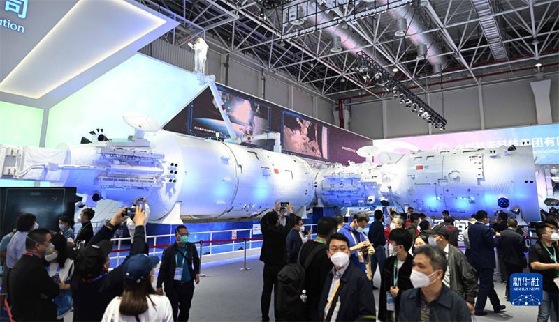 Módulo expositor 1:1 da estação espacial chinesa estreia no Airshow China