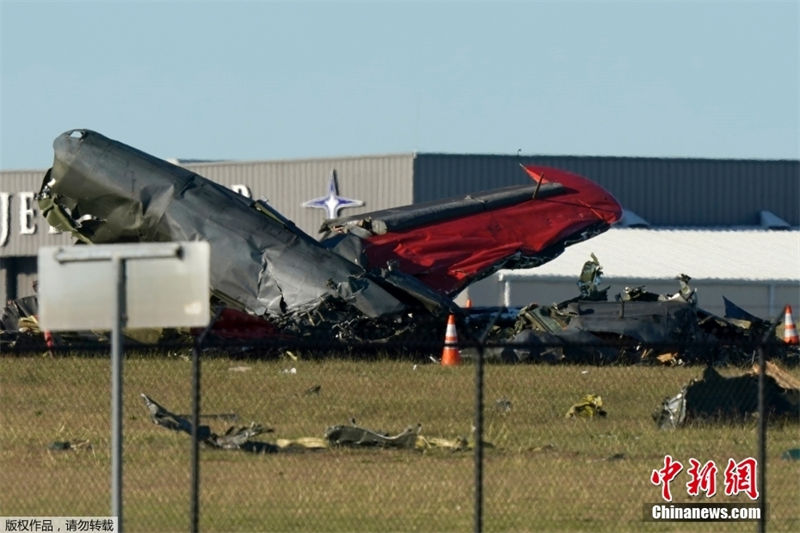 EUA: 6 pessoas morrem em acidente durante espetáculo aéreo no Texas
