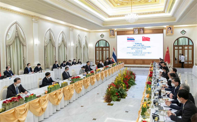 Xi Jinping e Prayut concordam em construir uma comunidade China-Tailândia mais estável, próspera e sustentável com futuro compartilhado