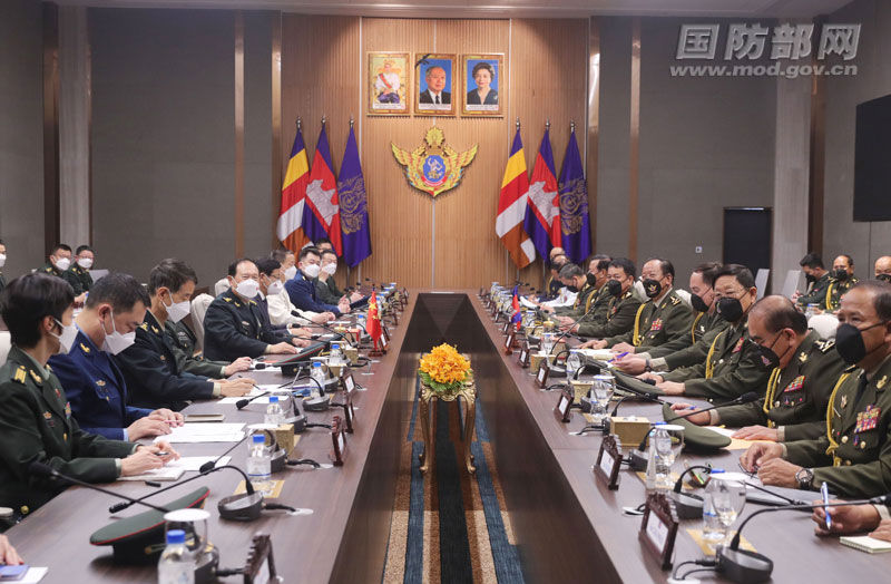 Premiê cambojano reúne-se com ministro chinês de Defesa