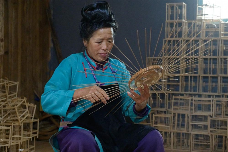 Aldeia é famosa por gaiolas feitas à mão em Guizhou