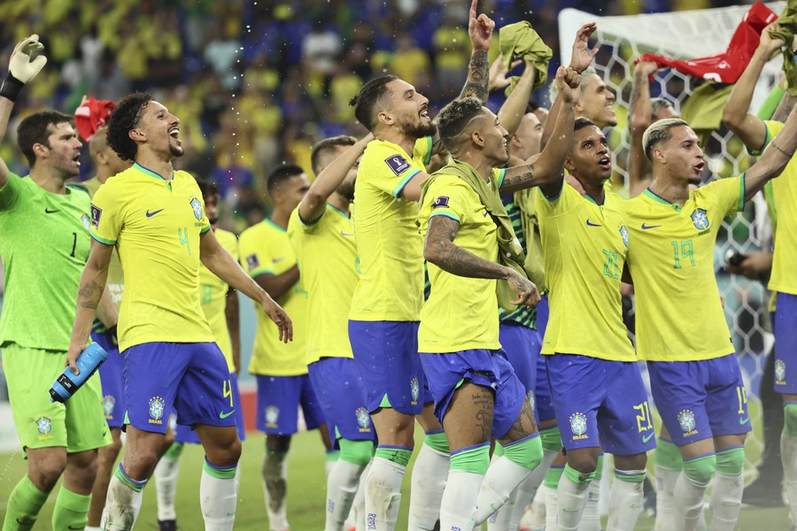 Copa do Mundo: Brasil vence Suíça e garante vaga nas oitavas de final