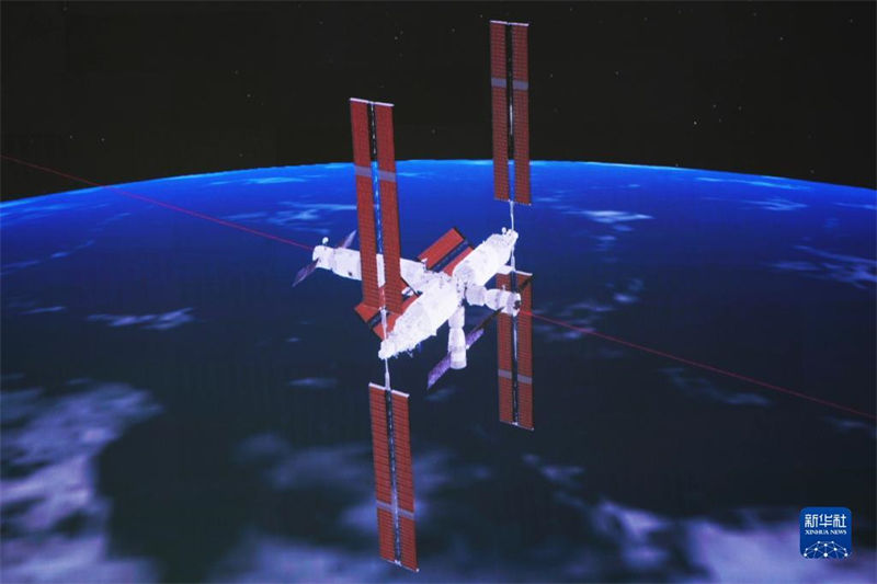 Nave espacial tripulada chinesa Shenzhou-15 atraca à combinação da estação espacial