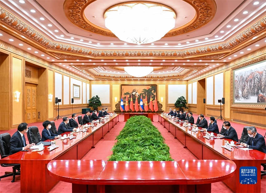 Xi Jinping realiza conversações com presidente do Laos
