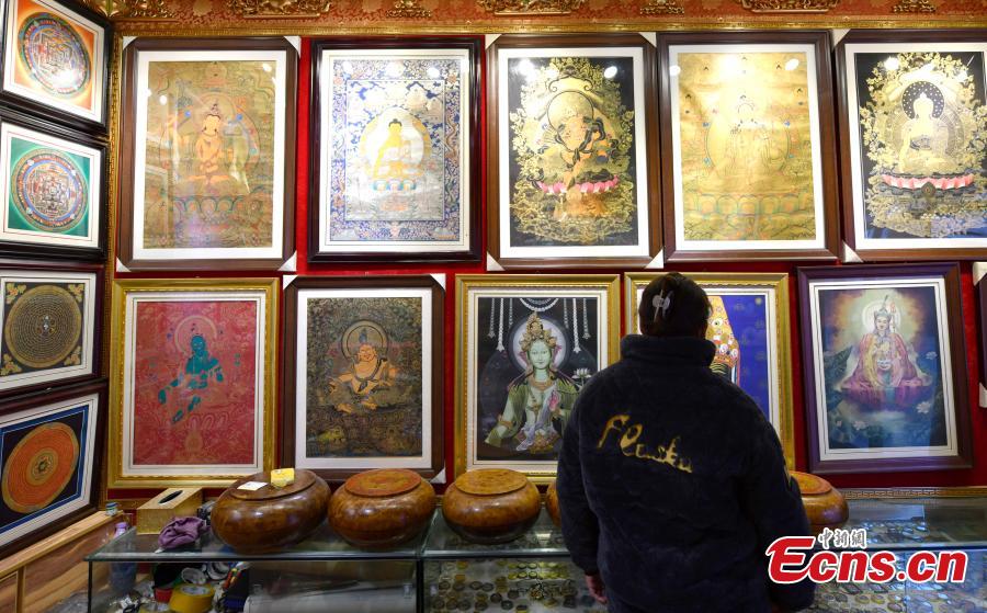 Lojas de pinturas de Thangka em Lhasa reabrem