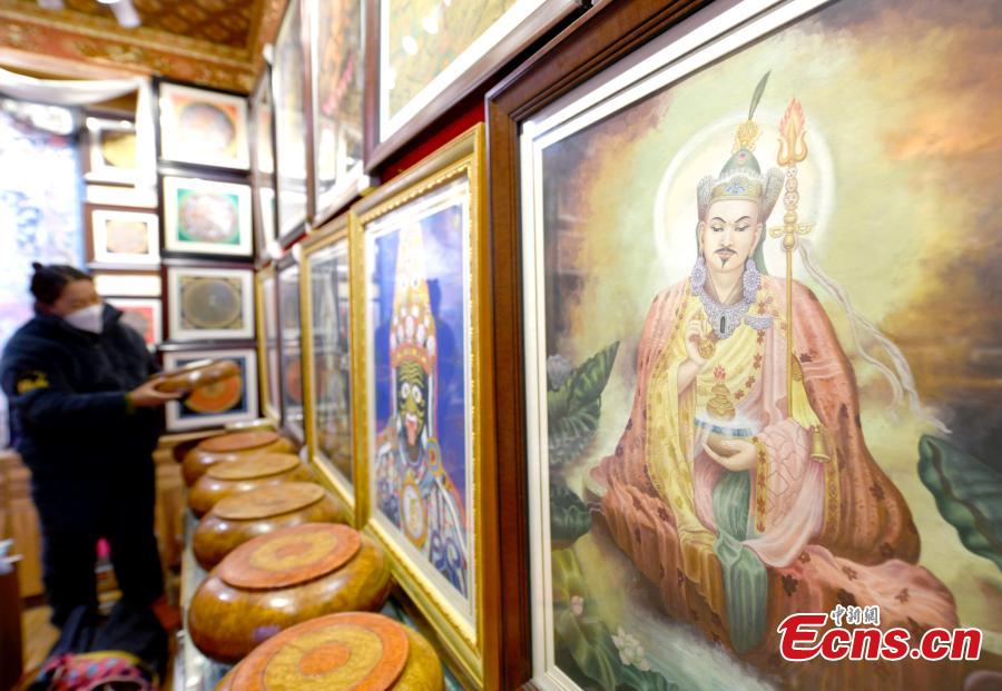 Lojas de pinturas de Thangka em Lhasa reabrem