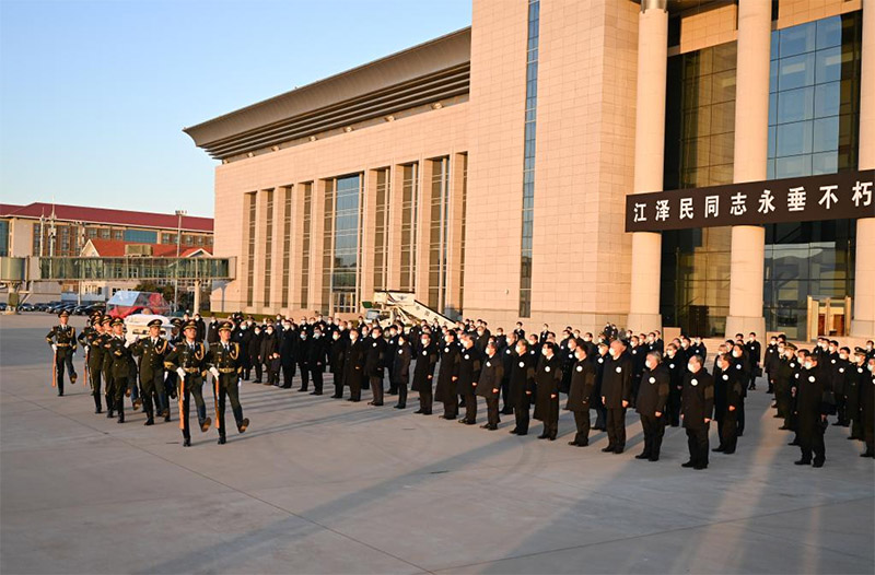 Restos mortais de Jiang Zemin transferidos para Beijing