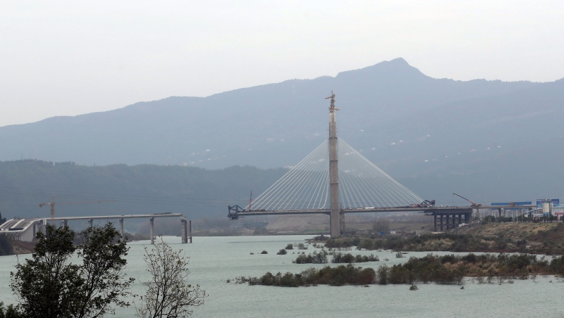 Sichuan acelera construção da ponte Baiyanba sobre rio Jialing