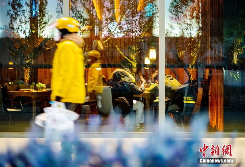 Beijing: serviços de catering retomam operação